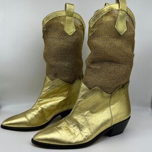 GOLD LEATHER AND MESH COWGIRL BOOTS.  SZ: 6M. LEATHER SOLES